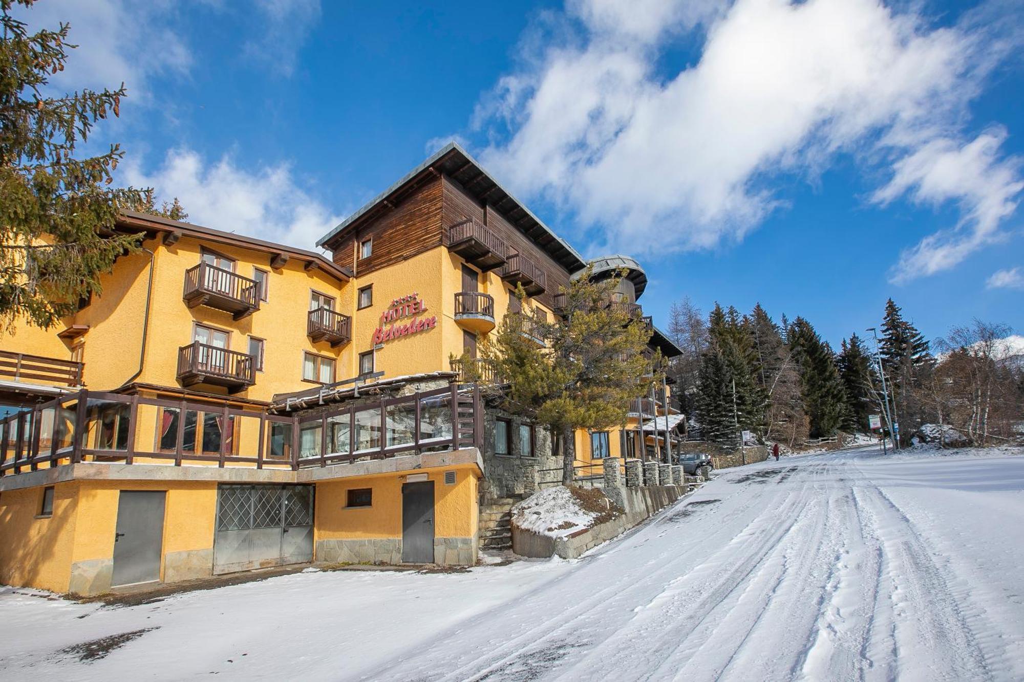 Belvedere Apartments - Happy Rentals Sestriere Luaran gambar