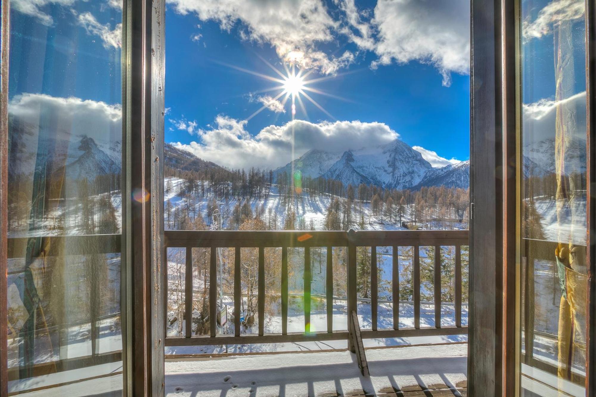 Belvedere Apartments - Happy Rentals Sestriere Luaran gambar