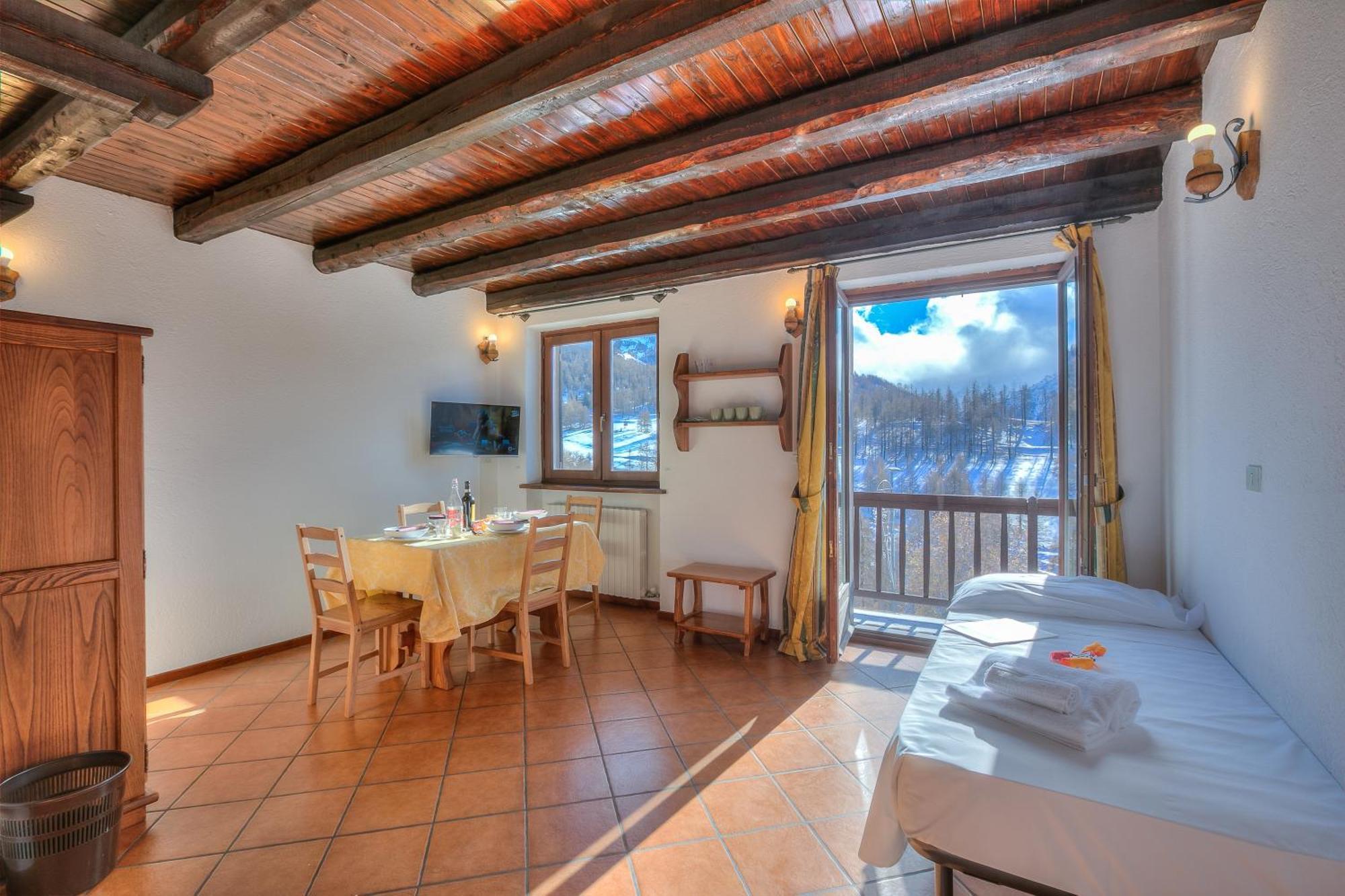Belvedere Apartments - Happy Rentals Sestriere Luaran gambar