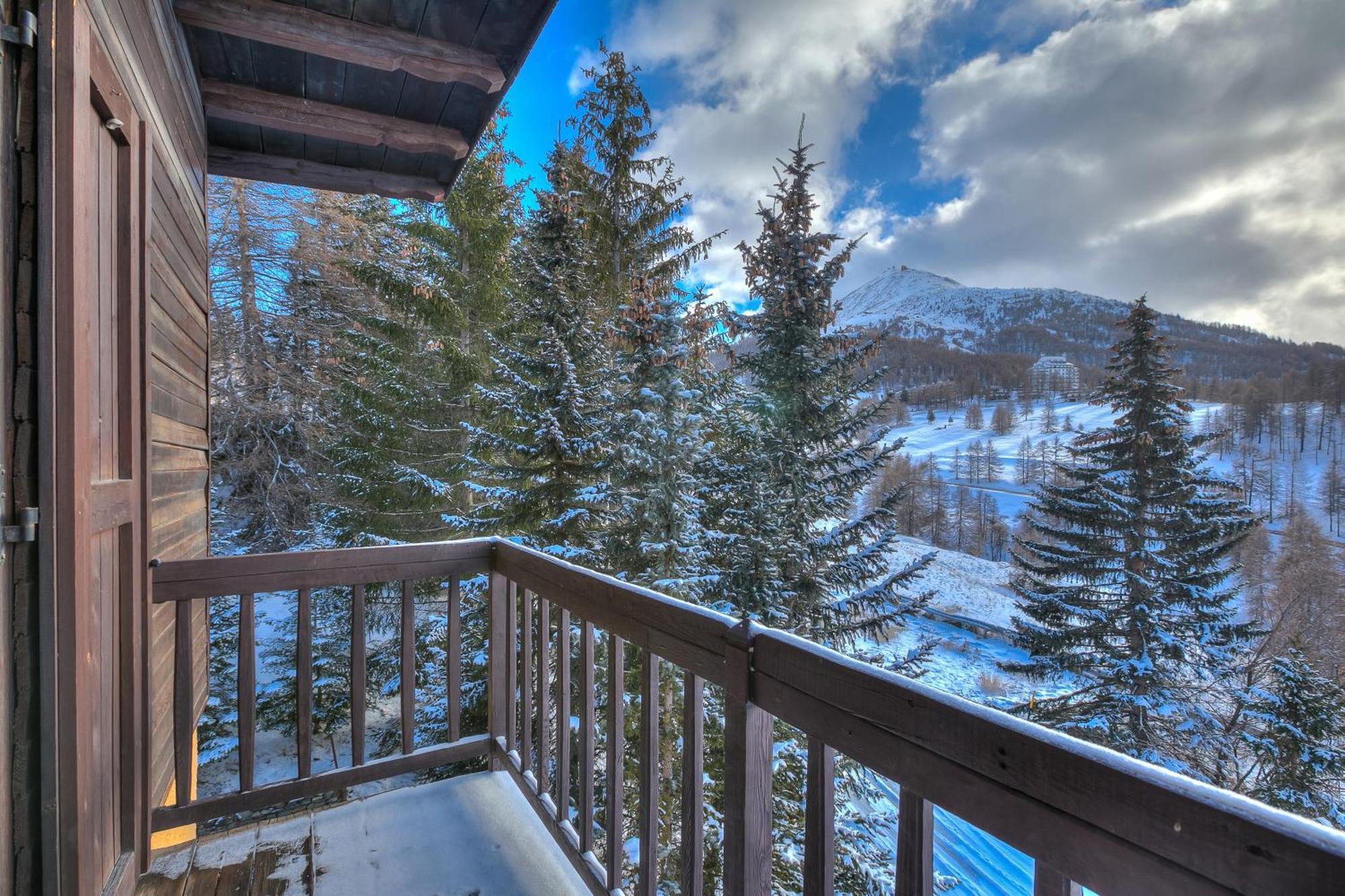 Belvedere Apartments - Happy Rentals Sestriere Luaran gambar