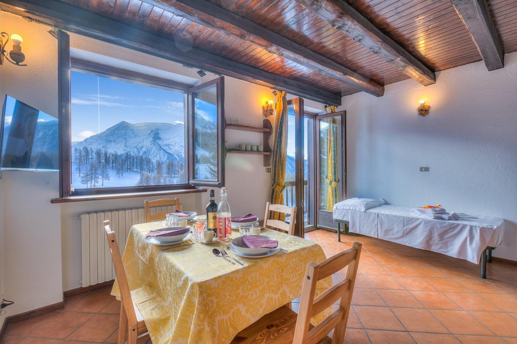 Belvedere Apartments - Happy Rentals Sestriere Luaran gambar