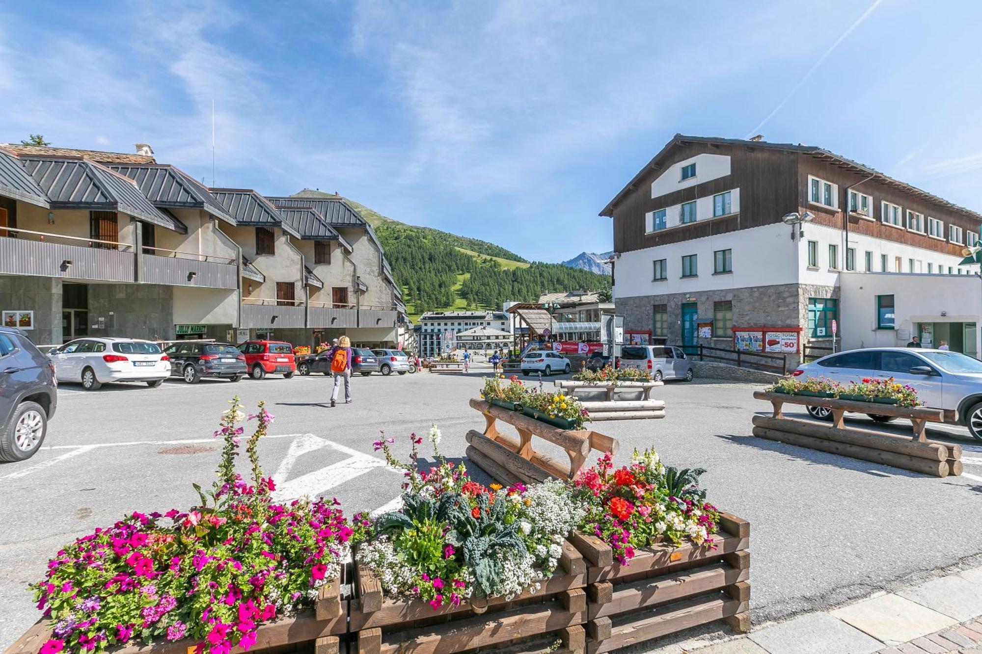 Belvedere Apartments - Happy Rentals Sestriere Luaran gambar